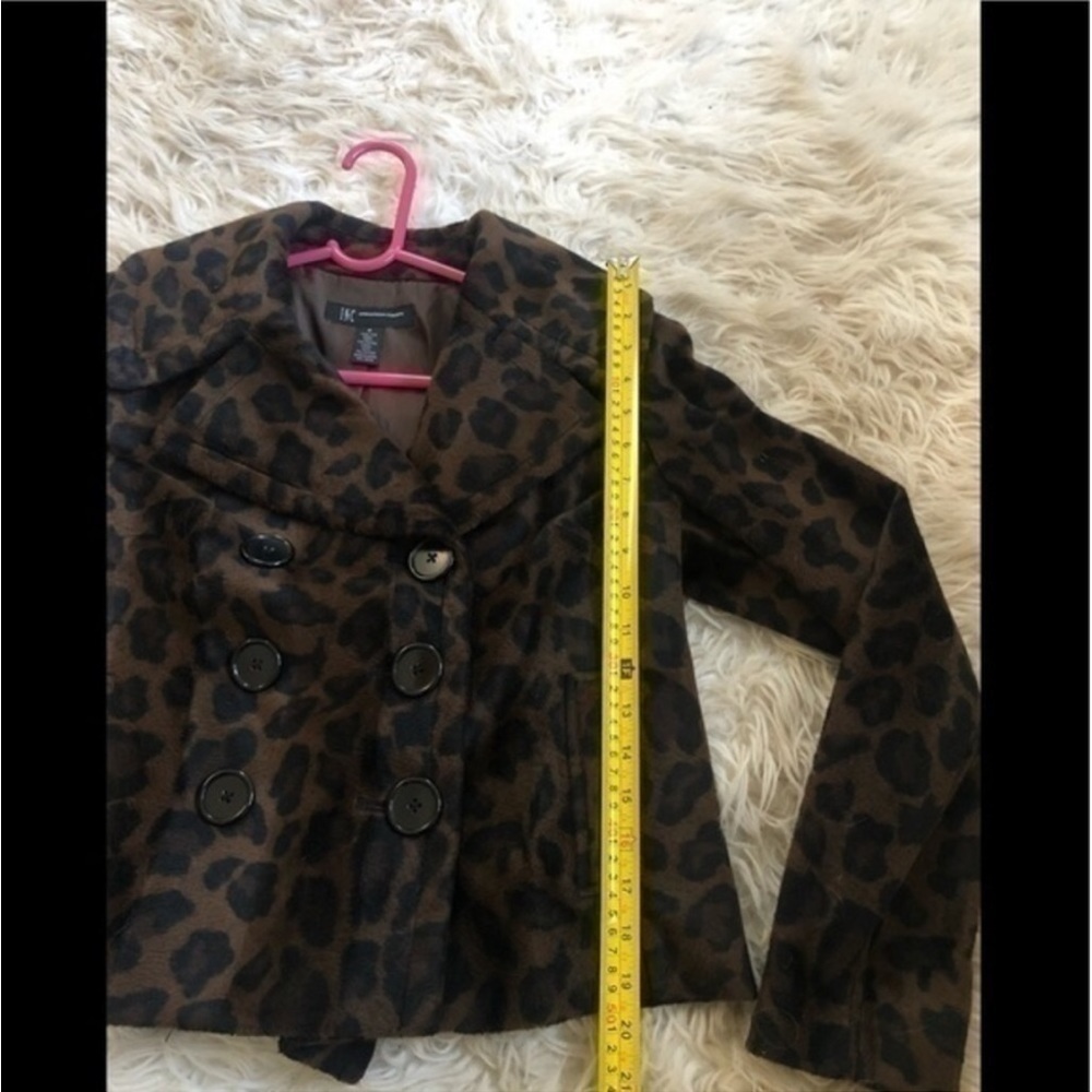 Leopard Print Three Button Jacket - Picture 7 of 8